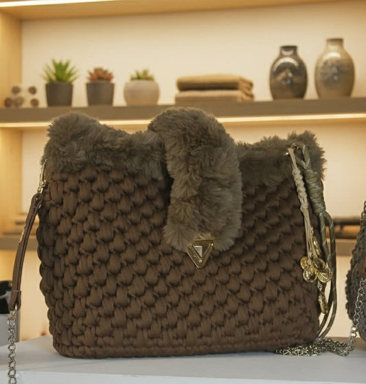 • 𝗕𝗼𝗿𝘀𝗮 𝗚𝗮𝗶𝗮: 𝗟’𝗲𝗹𝗲𝗴𝗮𝗻𝘇𝗮 𝗻𝗮𝘁𝘂𝗿𝗮𝗹𝗲 𝗳𝗮𝘁𝘁𝗮 𝗮 𝗺𝗮𝗻𝗼